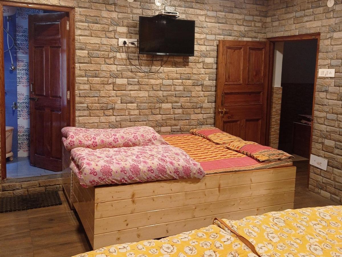 Mehdudia Guest House Шімла Екстер'єр фото