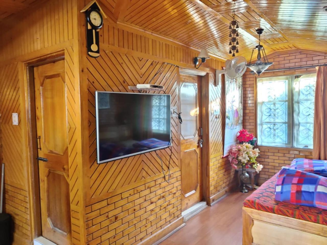 Mehdudia Guest House Шімла Екстер'єр фото